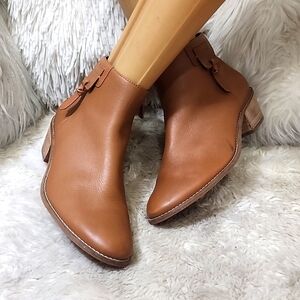 COLE HAAN ANKLE BOOTS